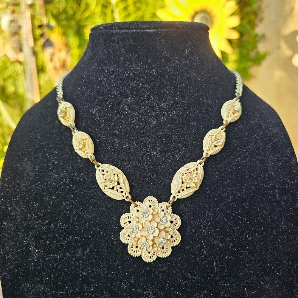 Vintage Mid-Century 1950s Carved Celluloid Floral Filigree Neclace